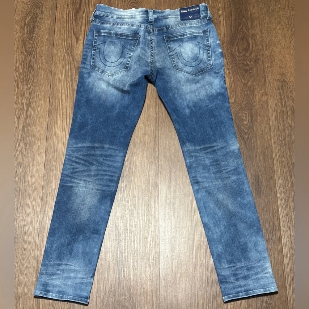 True Religion ROCCO Relaxed Skinny Jeans 34 Premium Wash Denim